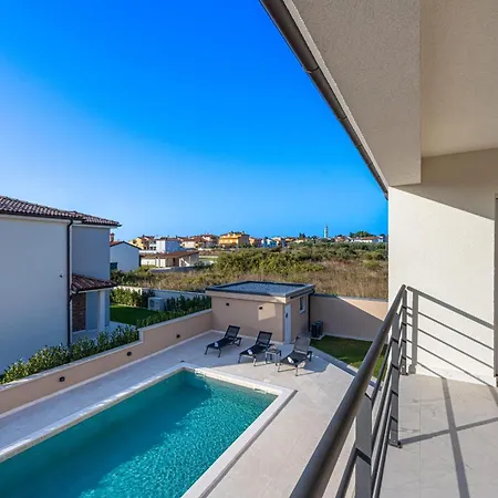 Holiday home Dvor *