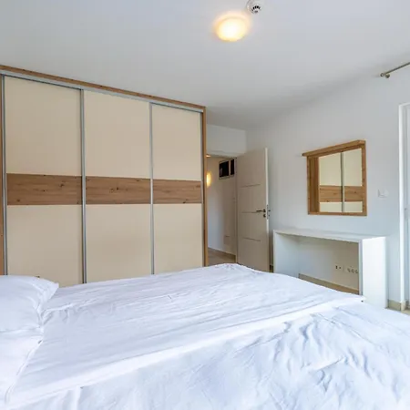 Holiday home Dvor
