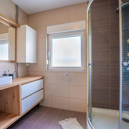 Holiday home Dvor